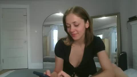Snapshot of looking444love888 chatting on September 2025 11:05:02 PM Elanor online show from September 2025 11:05:02 PM