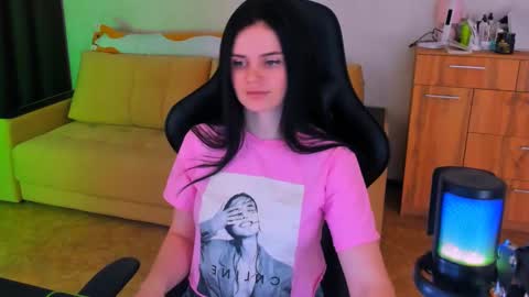 Lora Cain online show from March 2025 02:21:02 PM