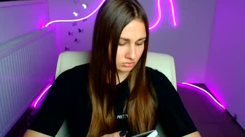 Snapshot of lora_kisses chatting on July 2026 06:11:02 AM Lora online show from July 2026 06:11:02 AM