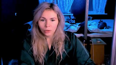 Lora online show from November 2025 02:44:01 AM