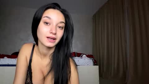 loraclay online show from October 2025 10:10:01 PM