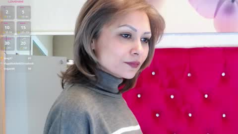 loradelniro1 online show from February 2025 07:40:02 PM