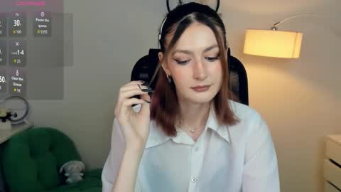 Lora online show from November 2025 11:40:02 AM