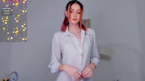 Lora online show from December 2025 10:22:01 AM