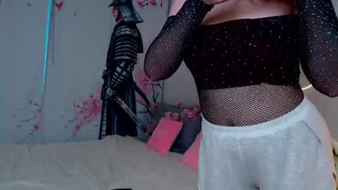 lorafisher online show from May 2026 04:23:01 PM