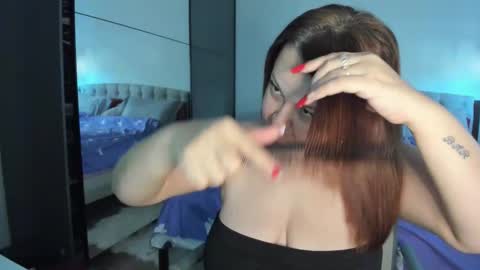 Snapshot of loraflame chatting on October 2025 09:19:02 AM Lora online show from October 2025 09:19:02 AM