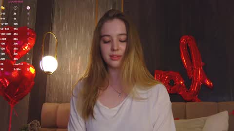 Loraine online show from February 2025 06:15:02 PM