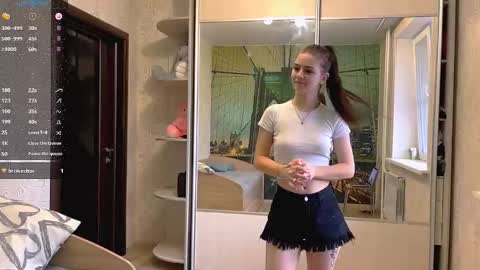 Olivia online show from October 2025 03:31:01 AM