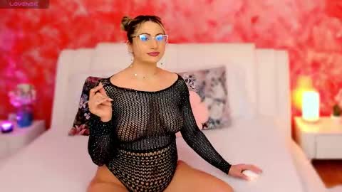 lorenafire online show from February 2026 05:27:02 AM