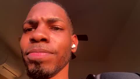 Snapshot of lorenzo17a chatting on December 2024 10:03:02 PM lorenzo17a online show from December 2024 10:03:02 PM