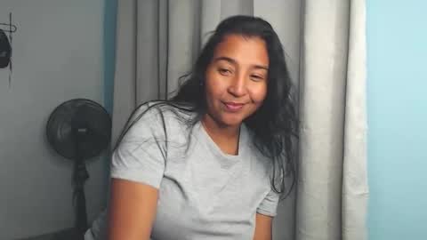 Loretta Gmez online show from November 2025 02:00:02 AM