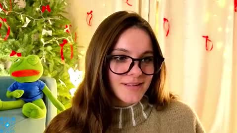 Chloe for Fan BlackHole online show from December 2025 05:53:01 PM