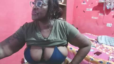 Snapshot of loretybighot chatting on November 2025 12:33:01 PM loretybighot online show from November 2025 12:33:01 PM