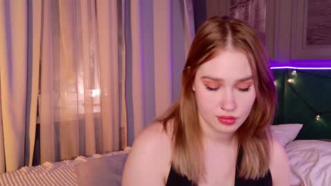 Lori online show from December 2024 08:33:01 PM