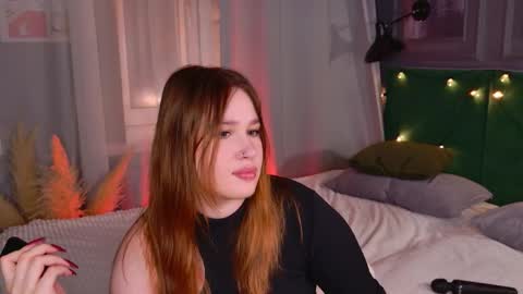 Lori online show from September 2025 07:14:02 PM