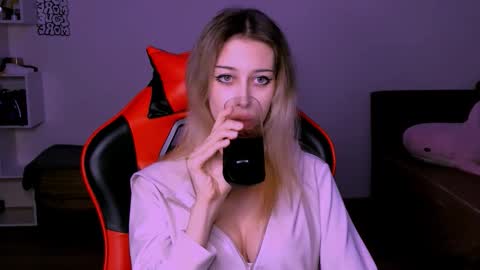 Lori online show from October 2025 06:30:01 PM