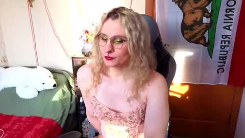 Lori -----------------------------------    online show from February 2026 01:12:02 PM