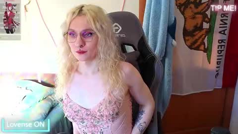 Snapshot of lori_myaf chatting on April 2026 02:11:02 PM Lori ----------------------------------- online show from April 2026 02:11:02 PM