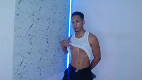 Lorian Vikel  online show from September 2025 10:10:02 PM