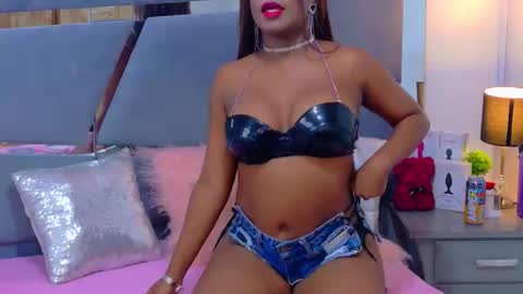 lorraine_johnson online show from April 2026 08:09:02 PM