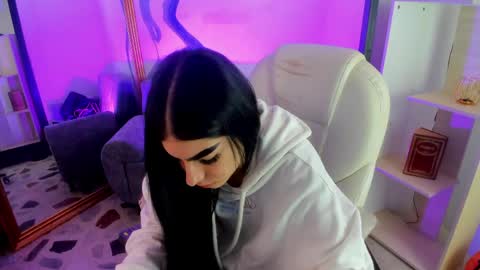 Snapshot of lorrainehunter chatting on April 2026 12:58:02 PM Lorraine online show from April 2026 12:58:02 PM