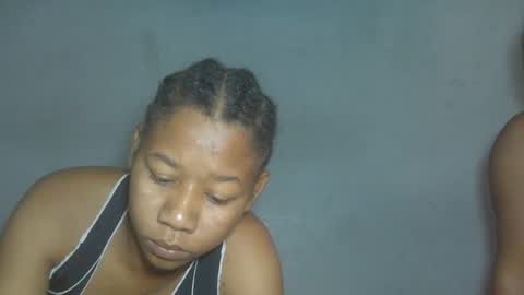 louane98 online show from April 2026 11:25:02 AM