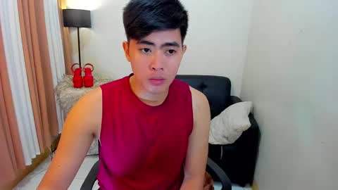 Snapshot of louie_cute_asian chatting on February 2025 04:53:01 AM Kylie online show from February 2025 04:53:01 AM