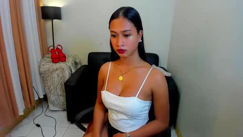 Snapshot of louie_cute_asian chatting on February 2025 03:08:01 AM Kylie online show from February 2025 03:08:01 AM