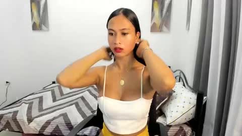 Snapshot of louie_cute_asian chatting on February 2025 02:09:02 AM Kylie online show from February 2025 02:09:02 AM
