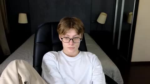 louie_evans online show from November 2025 09:05:02 PM