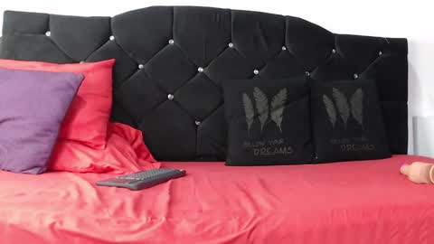 Snapshot of louis_bcasta1 chatting on January 2025 11:04:02 AM OF louis bcasta1 online show from January 2025 11:04:02 AM