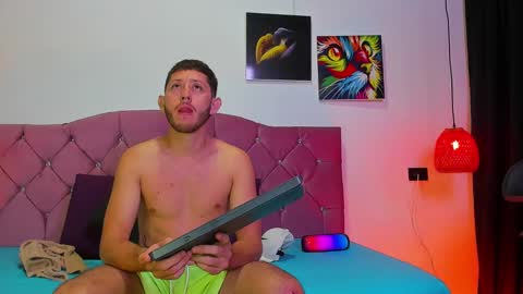 Snapshot of louis_bcasta1 chatting on February 2025 11:02:01 AM OF louis bcasta1 online show from February 2025 11:02:01 AM