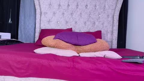 Snapshot of louis_bcasta1 chatting on October 2025 09:35:02 PM OF louis bcasta1 online show from October 2025 09:35:02 PM