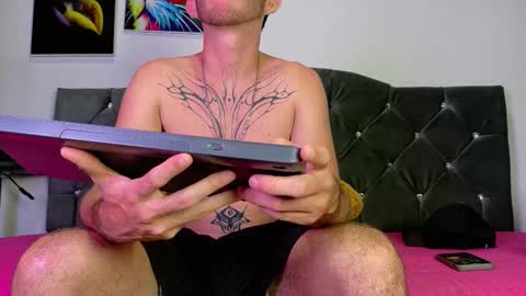 Snapshot of louis_bcasta1 chatting on October 2025 07:20:01 PM OF louis bcasta1 online show from October 2025 07:20:01 PM