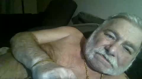 Snapshot of louis_chokdee chatting on January 2025 06:56:02 PM louis_chokdee online show from January 2025 06:56:02 PM