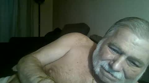 Snapshot of louis_chokdee chatting on January 2025 04:21:01 PM louis_chokdee online show from January 2025 04:21:01 PM