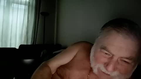 Snapshot of louis_chokdee chatting on October 2025 04:48:02 PM louis_chokdee online show from October 2025 04:48:02 PM