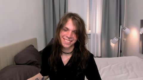 louis online show from April 2026 04:30:02 PM