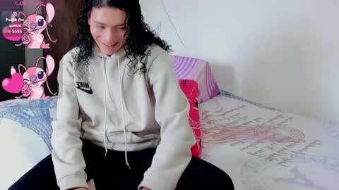 Snapshot of louise_22cm chatting on May 2026 01:26:02 PM Mi lu online show from May 2026 01:26:02 PM