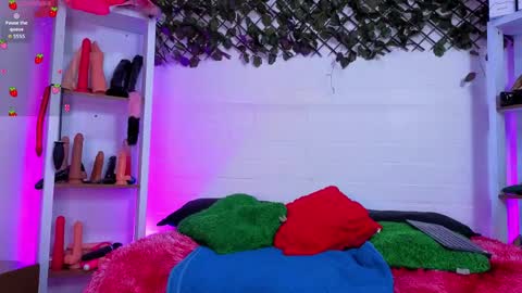  LouIse  online show from June 2026 06:35:01 PM