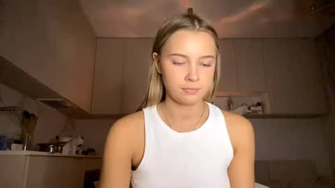 Eliza online show from April 2026 06:43:01 PM