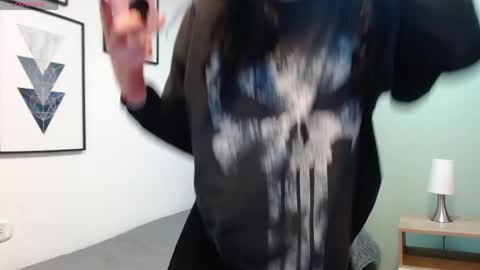 Lou online show from April 2026 09:26:02 PM