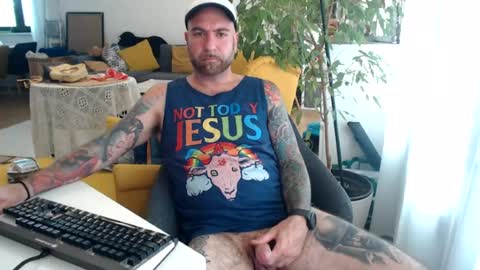 Snapshot of lovalova666 chatting on August 2026 03:16:02 PM Guapito online show from August 2026 03:16:02 PM