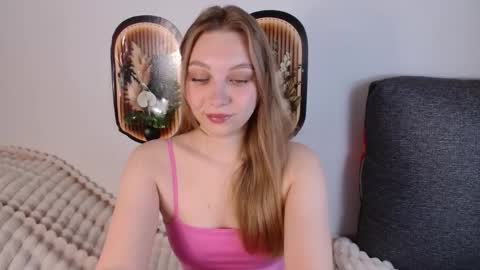 love bella  online show from April 2026 12:12:01 AM