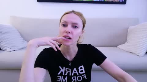 Snapshot of love_call chatting on June 2026 05:30:02 AM love_call online show from June 2026 05:30:02 AM