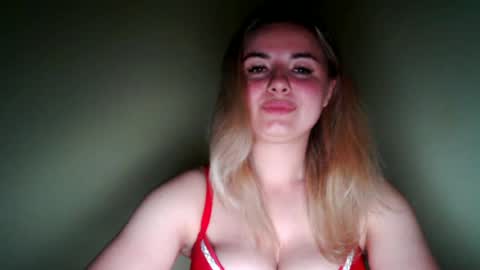 Snapshot of love_dom_meg chatting on June 2026 11:40:01 PM Megane online show from June 2026 11:40:01 PM