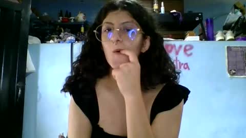 love_electra online show from April 2026 02:17:02 PM