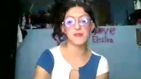 Snapshot of love_electra chatting on June 2026 12:11:01 AM love_electra online show from June 2026 12:11:01 AM