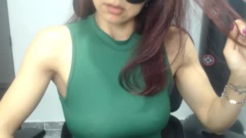 Nina online show from January 2026 08:47:01 PM