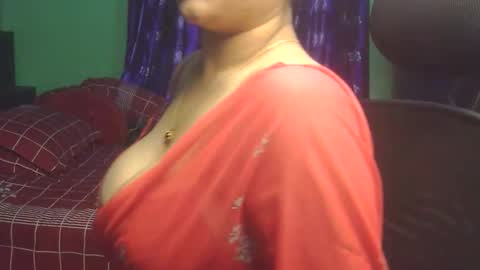 Luna online show from December 2025 09:44:02 PM